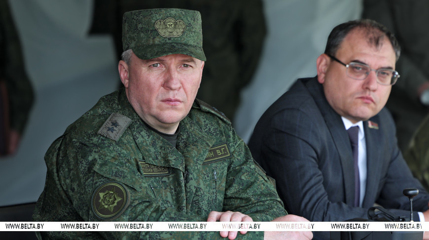 赫列宁：无人机、大炮、坦克、战车是现代战争中的关键要素