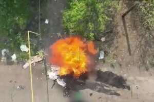 汽车、榴弹炮、通讯手段：乌克兰守军展示了前线敌方装备的破坏情况