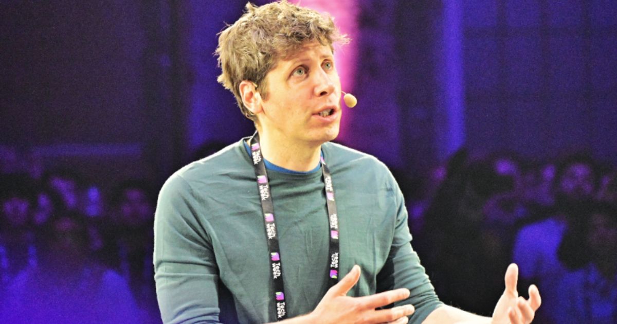 随着对 AI 工具的需求激增，OpenAI 的经常性收入超过 100 亿美元