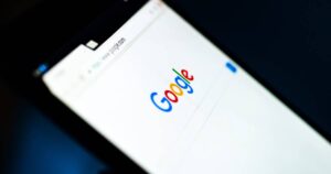 我们请了 3 位专家对 Google AI 进行事实核查。他们的回答可能会吓到你