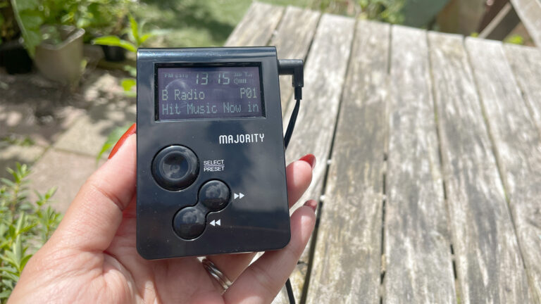 我找到了 5 款 100 英镑以下的最佳夏季科技商品，让您融入节日气氛