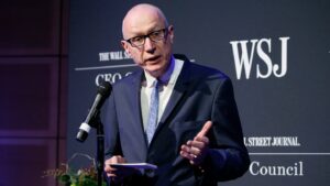 新闻集团首席执行官罗伯特·汤姆森 （Robert Thomson） 将延长长期合同