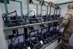 法国陆军通过在前线生产 FPV 无人机的移动微型工厂提高战术自主性