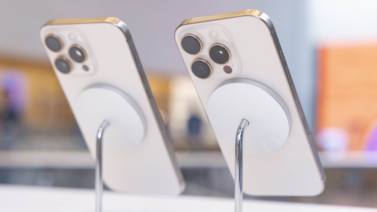 新的泄漏显示，可折叠的 Apple iPhone 几乎已准备好生产