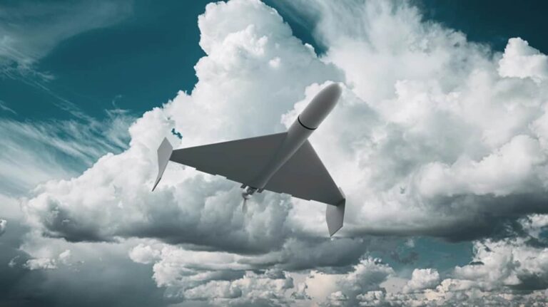 在乌克兰发现第一架配备人工智能、无线电控制的俄罗斯 Shahed 无人机