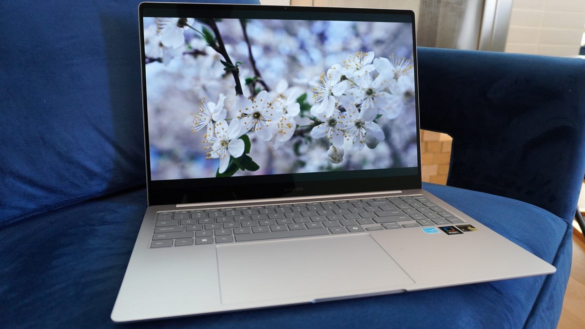 三星的 Galaxy Book4 Edge 是我最喜欢的 Copilot+ PC 之一 – 它正在打折