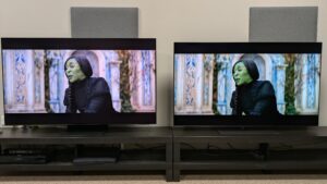 无眩光与抗反射：这就是三星和 LG 的旗舰 OLED 电视屏幕在我测试时的表现