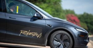 特斯拉的 robotaxi 上线：以下是一些第一反应。