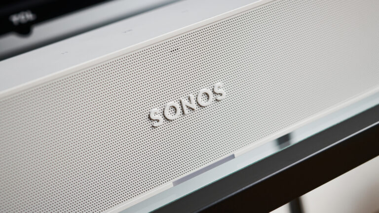 Sonos Ray 是廉价或旧电视的理想廉价条形音箱——它缺乏关键的现代功能实际上至关重要