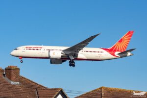 印度航空 787-8 因技术问题返回香港