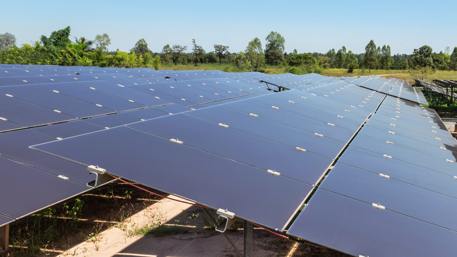 为什么您应该三思而后行为您的家使用薄膜太阳能电池板