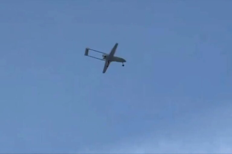 无人机袭击：防空系统正在喀山上空工作，俄罗斯另外两个地区已宣布构成威胁