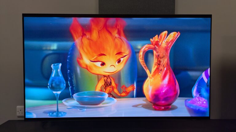 三星 S95F OLED 电视刚刚成为我测试过的第一台达到此图像质量里程碑的电视