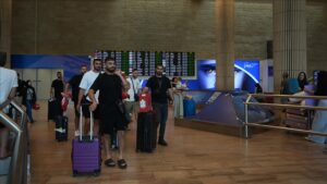 以色列关闭领空，停止本古里安机场的运营，以应对伊朗的报复性无人机袭击