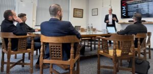 扩展 AI 业务加入 Slaithwaite The Globe 其他快速增长的科技公司