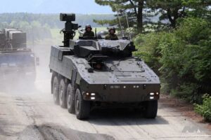 日本陆军在 Fuji Firepower 2025 大会上推出四辆新型战车，以满足快速部署需求