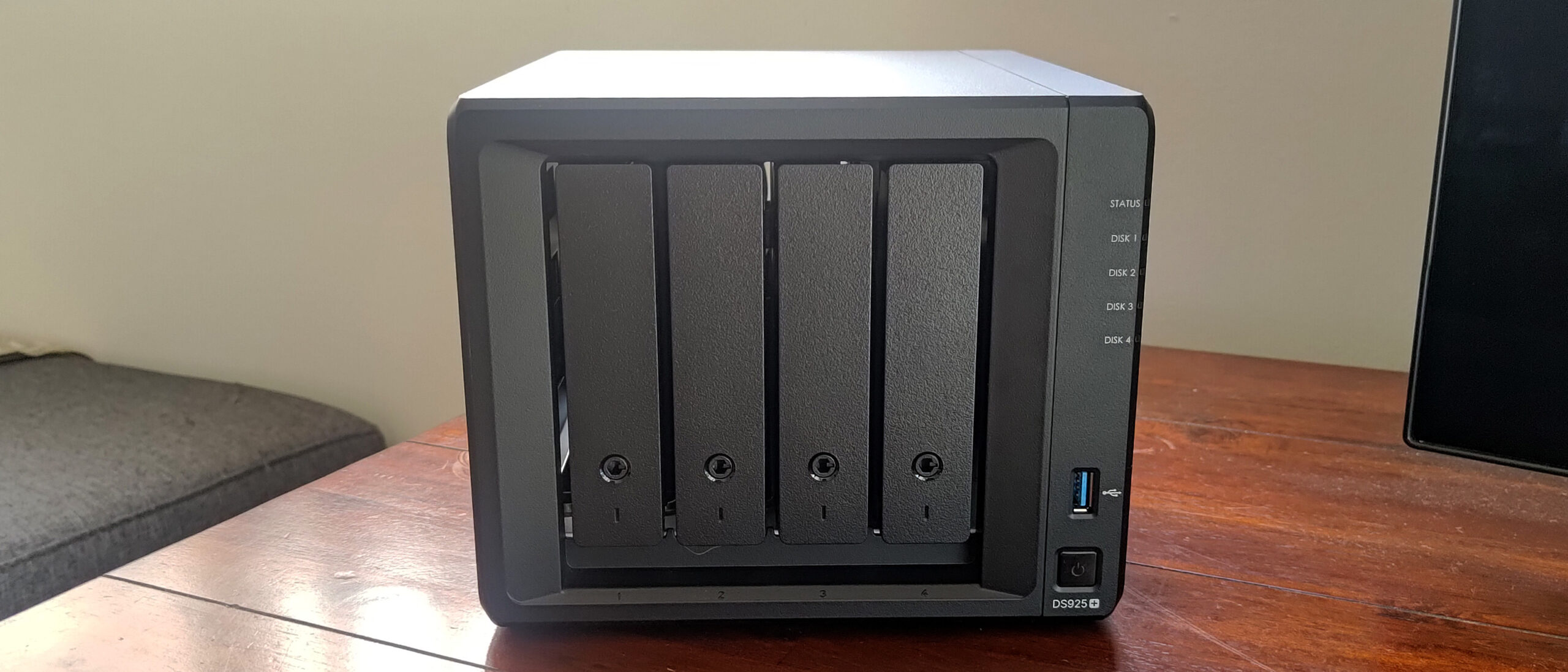 我花了数周时间使用 Synology DiskStation DS925+ NAS 机箱，无论我扔给它什么，它都没有错过任何一个节拍