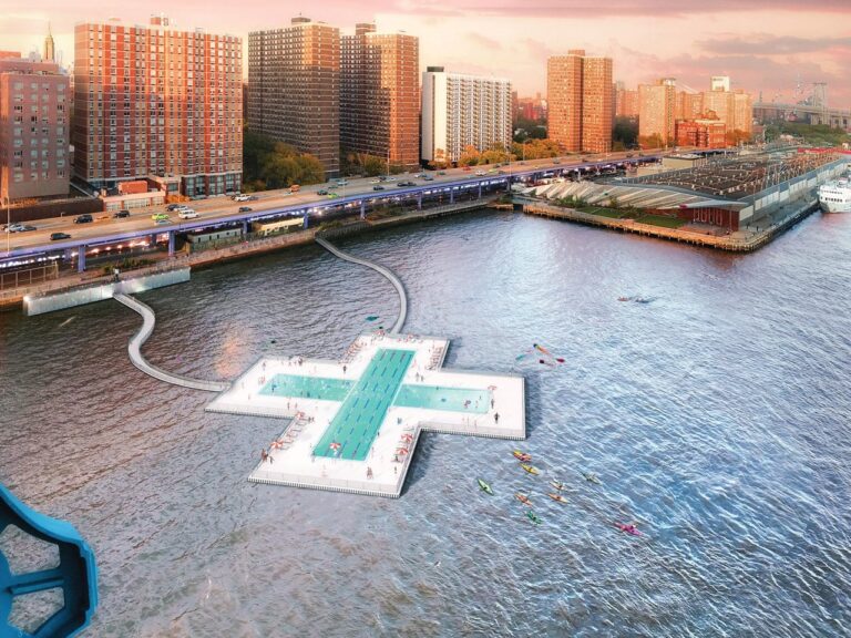 纽约市的浮动自过滤泳池为东河带来干净的游泳体验