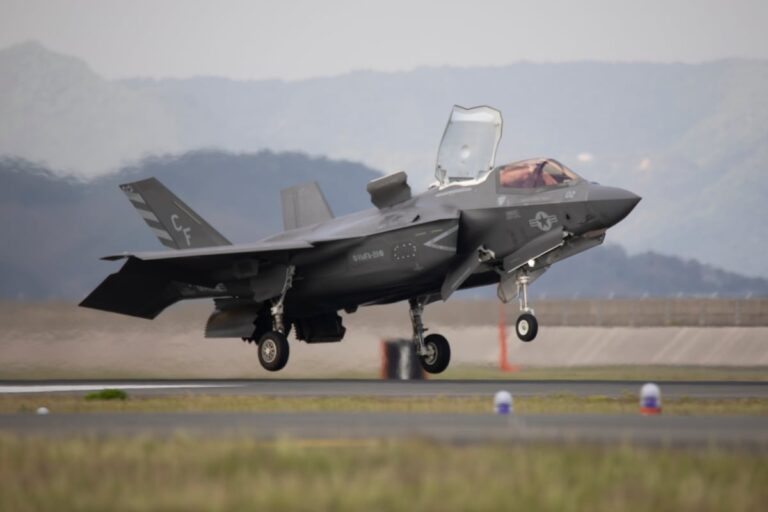 比利时准备在今年秋天交付首架 F-35