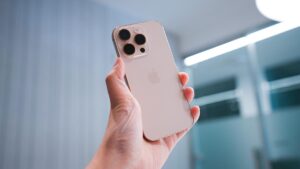 T-Mobile 将为您提供 iPhone 16 Pro，无需以旧换新 - 方法如下