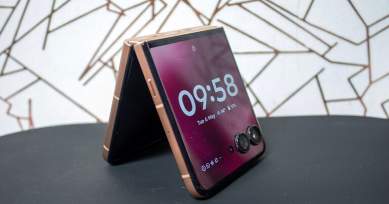 什么是最好的翻盖手机设计？我测试了几个以找出答案