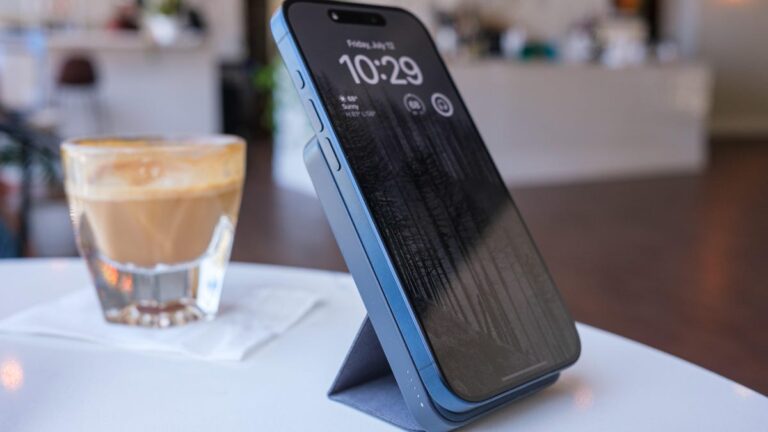 我最喜欢的便携式 iPhone 充电器所有颜色均可享受 35% 的折扣