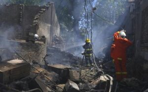 俄罗斯对乌克兰的空袭造成至少 3 人死亡
