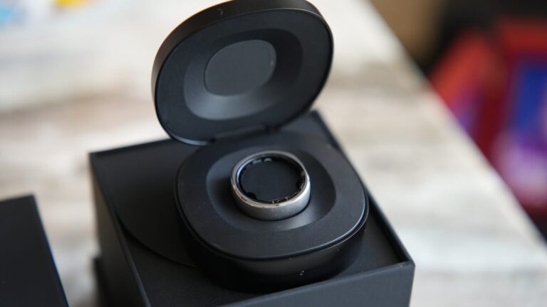 这款免订阅智能戒指让我的 Oura 与它的价格竞争（而且它也更便宜）