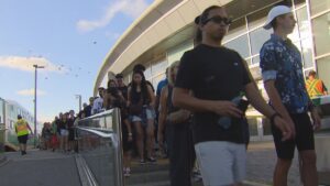 多伦多酷玩乐队音乐会提供有关 GO Transit 服务、AI 响应的经验教训：观察员