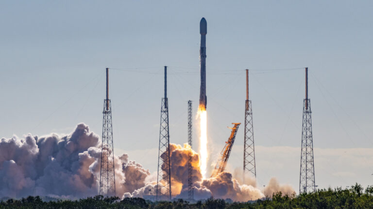 为什么 SpaceX 可能需要支付费用才能很快进入太空