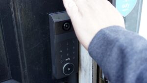我测试了一款兼作可视门铃的手掌识别智能锁 - 它正在打折