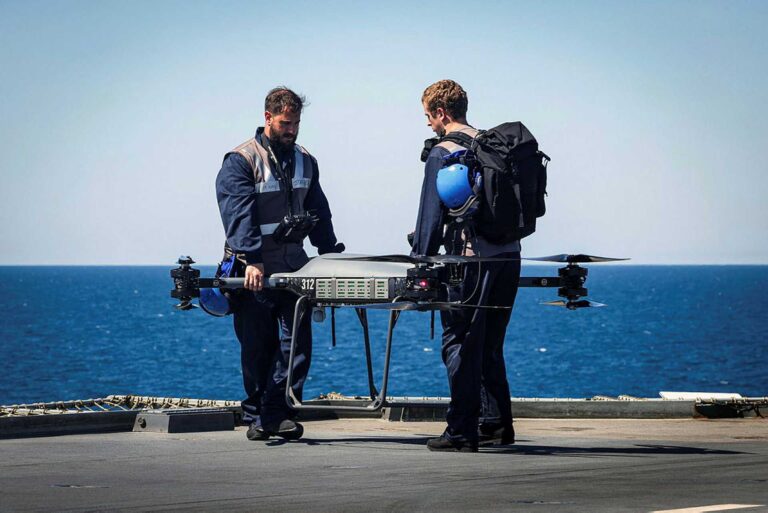 独家：英国皇家海军在威尔士亲王号航空母舰上测试 Malloy 无人机用于海上物流