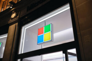 FNZ 与 Microsoft 合作推出人工智能驱动的财富管理解决方案
