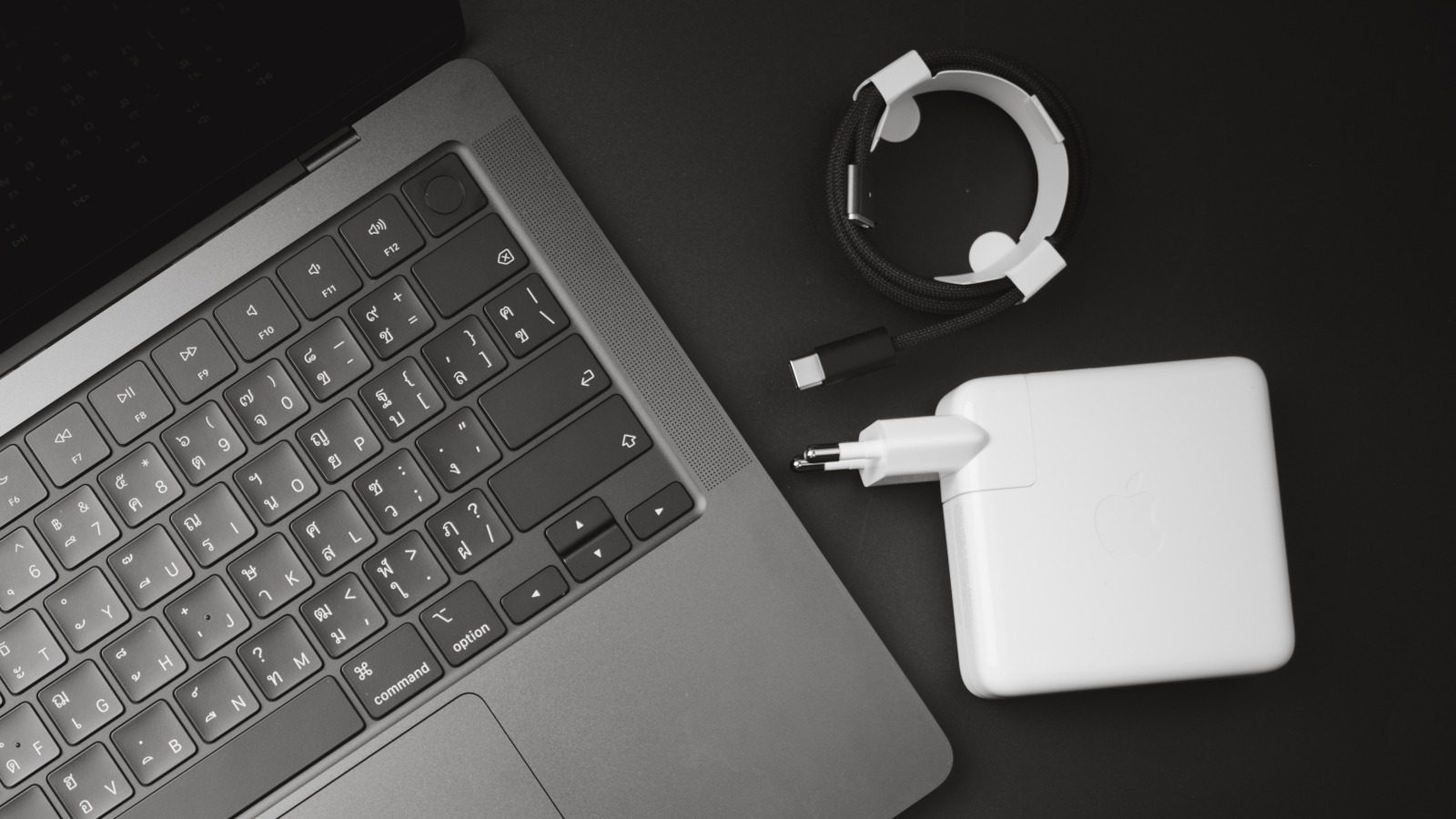 您可以使用 MacBook 充电器为 iPhone 充电，但这样做安全吗？