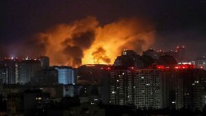 视频：俄罗斯无人机袭击在基辅造成两人死亡