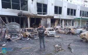 俄罗斯在乌克兰各地的空袭造成 3 人死亡，45 人受伤，其中包括在克拉马托尔斯克炸弹袭击中丧生的儿童