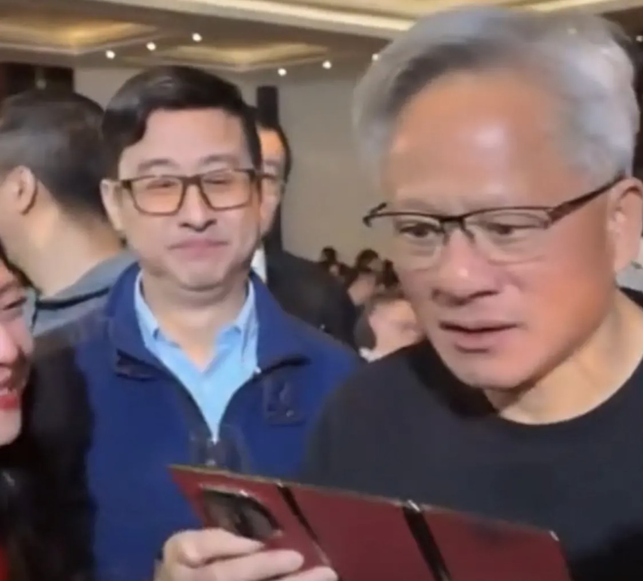 英伟达H20回归市场，中国芯片三个月订单激增