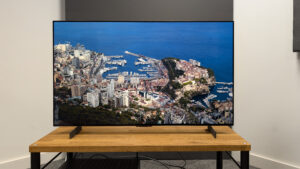 48 英寸索尼 A90K OLED 电视刚刚获得了难得的折扣，但您应该购买这款竞争对手的型号