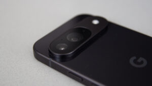 谷歌 Pixel 10 获得 iPhone 用户多年来一直享受的重大硬件升级
