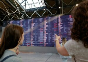 俄罗斯最大的航空公司俄罗斯航空公司遭到黑客攻击并系统被“摧毁”，航班停飞