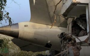 印度航空坠机事件：AI-171探测器瞄准尾部残骸寻找电气故障的线索