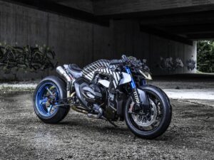 BMW Motorrad 推出专为短距离冲刺而打造的一氧化二氮动力 R 1300 R