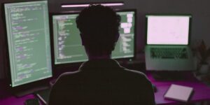 他帮助 Microsoft 构建 AI 来帮助气候。然后 Microsoft 将其卖给了 Big Oil。