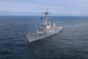 下一代驱逐舰配备更多导弹和能量武器