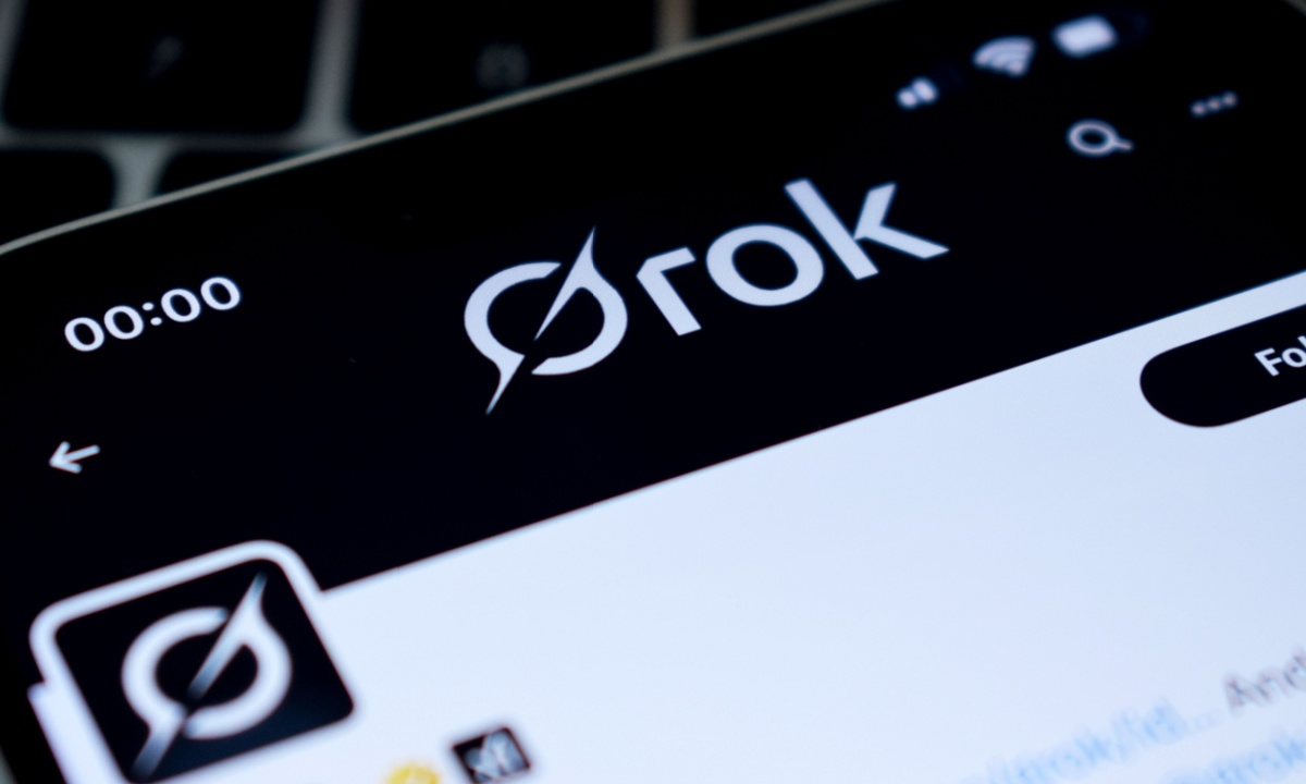 马斯克暗示 AI 聊天机器人 Grok 的儿童友好版