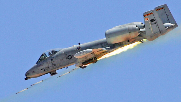 A-10 疣猪已经具备使用激光制导火箭弹击落无人机的能力