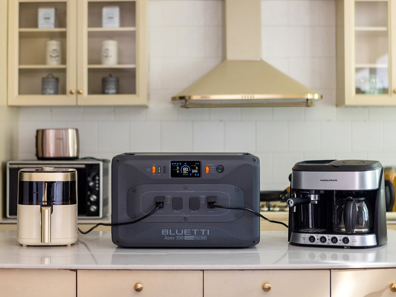 Indiegogo 上的 $4.8M？为什么 BLUETTI Apex 300 值得用于家庭备用和离网电源