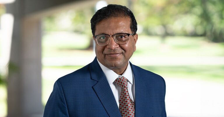 Rajesh Gupta 被任命为计算机、信息和数据科学学院院长