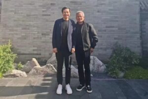 黄仁勋：想买辆小米汽车