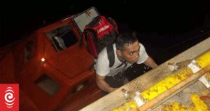 希腊船只在红海遭到袭击，两名船员死亡，至少两人受伤